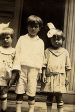 Norma, Wilfred and Nellie Button